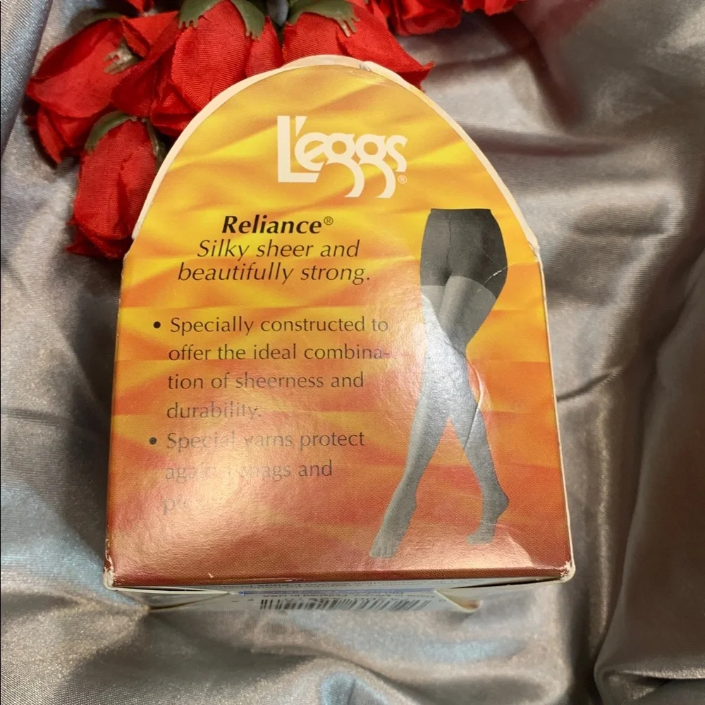 🌹Hanes L’eggs Reliance Off Black Control Top enhanced toe Pantyhose NWT